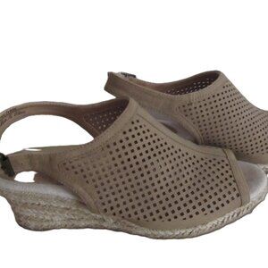 Easy Street Stacy Espadrille Wedge Sandal Laser Cut size 7.5 WW EXTRA WIDE